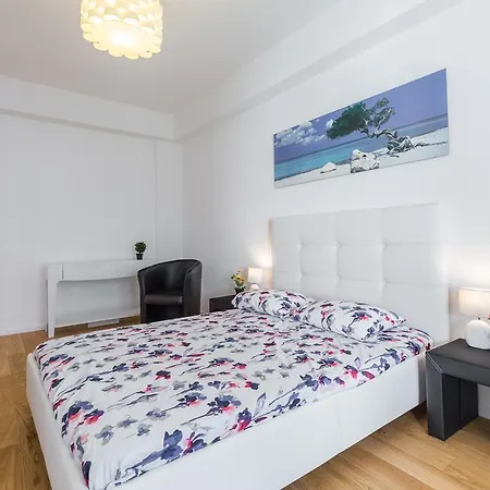 - Promenade Des Apartment *